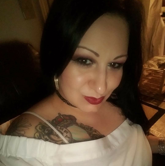 Meet your Posher, Miglena 💋 - Picture 2 of 2